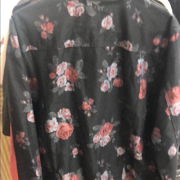 Fashion Nova Black and Red Lightweight Floral Trucker Jacket - Picture 5 of 5